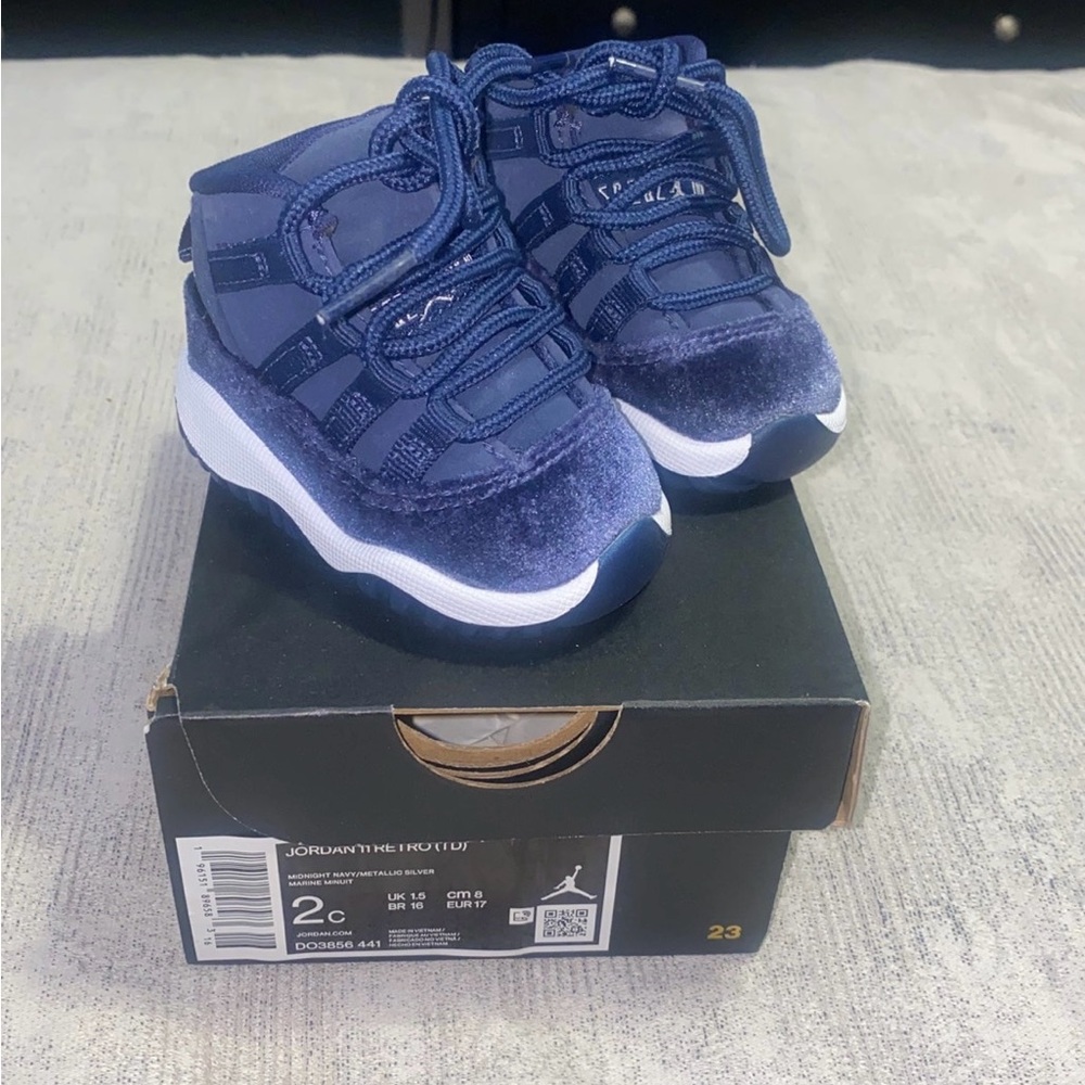 Size 2c Infant Jordan 11s